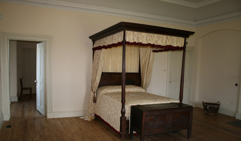  Classic Style Bedroom