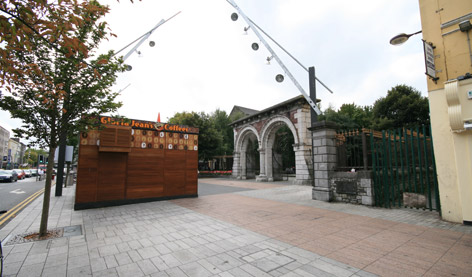  Park Entrance